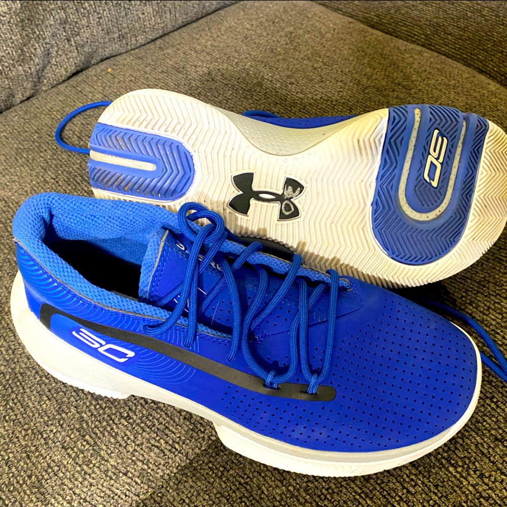 Kids Youth 3C basketball shoes Size 6